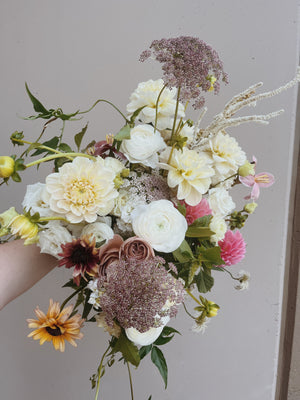 Insider Tips from Florists: Foraging Alternatives for Your Wedding Flowers